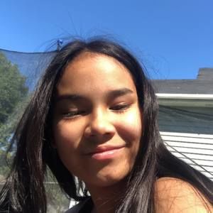 Meet your Posher, Chloe